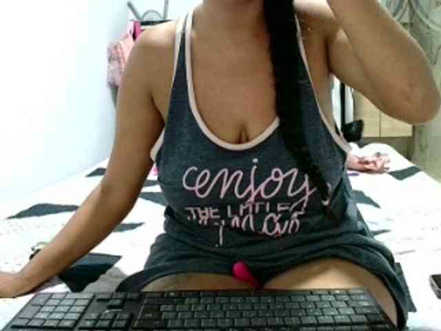 aisha5 webcam