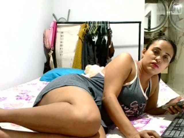 aisha5 webcam