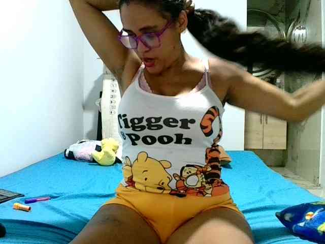 aisha5 Live Webcam on BongaCams