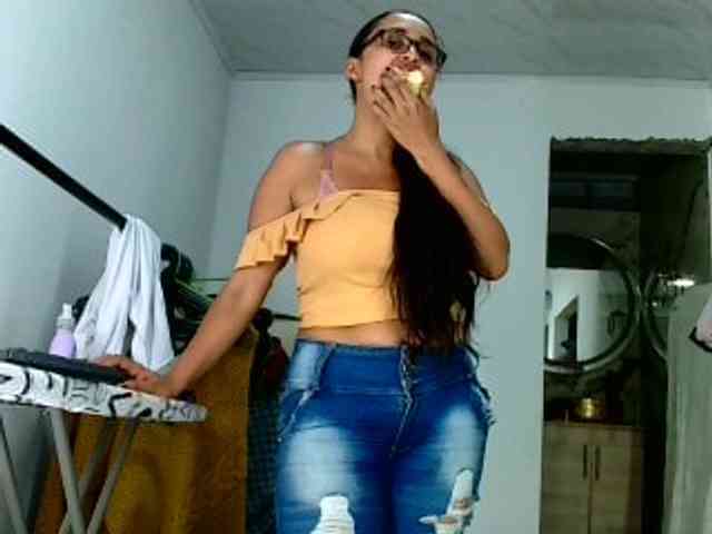 aisha5 webcam