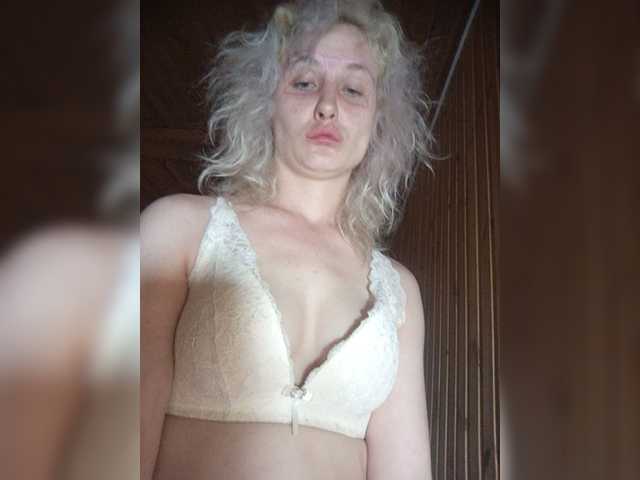 Chipitoli666 live cam on BongaCams