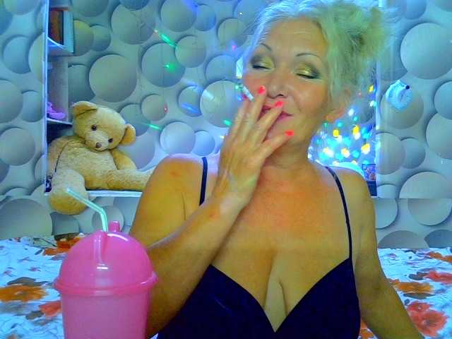 LizSage live cam on BongaCams