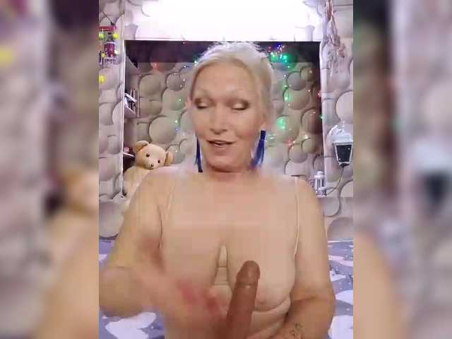 LizSage's BongaCams show and profile