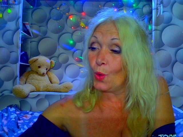 LizSage live cam on BongaCams