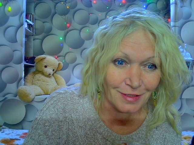 LizSage's BongaCams show and profile