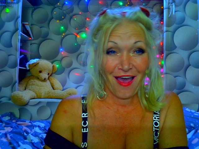 LizSage live cam on BongaCams