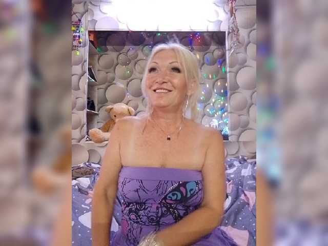 LizSage live cam on BongaCams