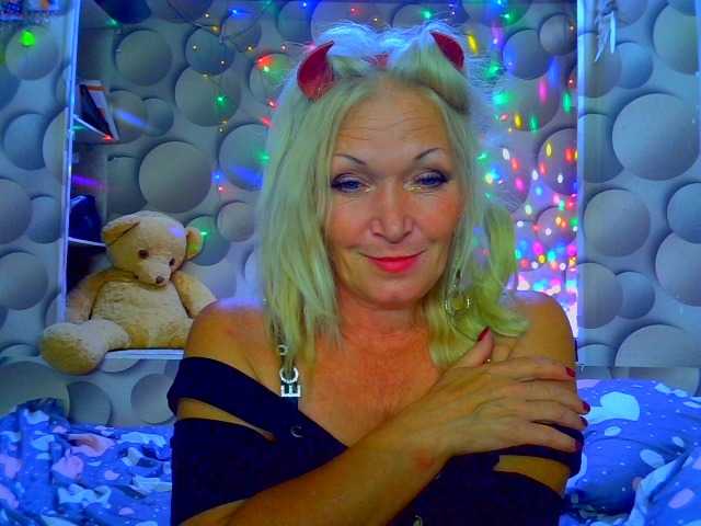 LizSage live cam on BongaCams