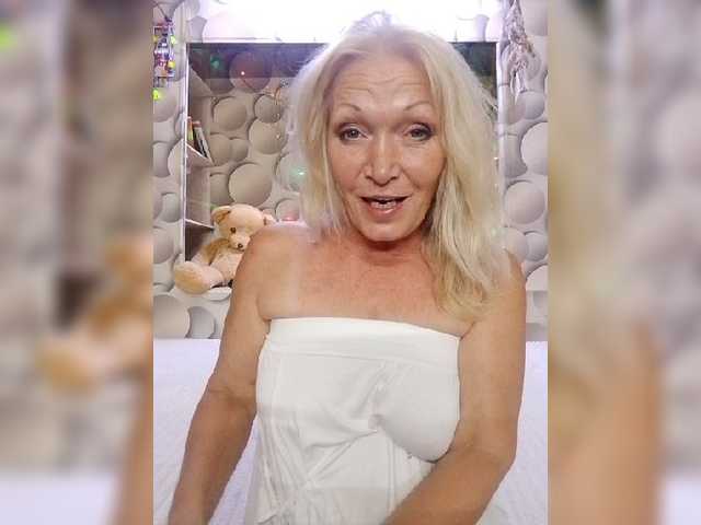 LizSage live webcam show
