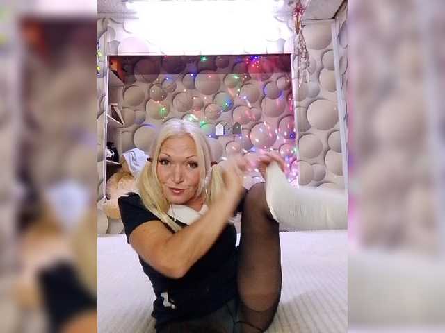 LizSage live cam on BongaCams