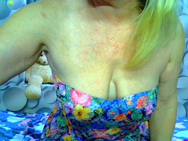 LizSage's BongaCams show and profile