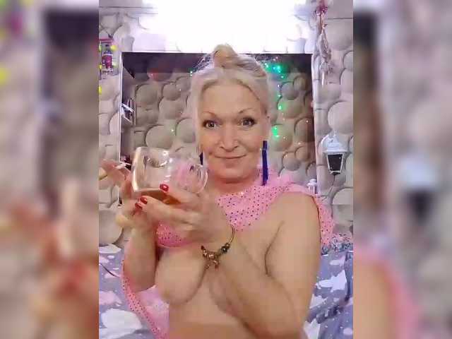 LizSage's BongaCams show and profile