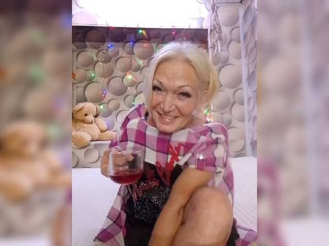 LizSage live cam on BongaCams