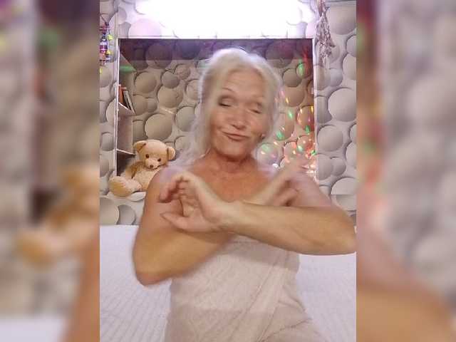LizSage live cam on BongaCams