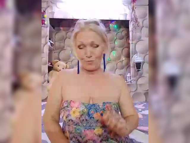 LizSage's BongaCams show and profile