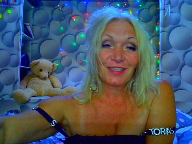 LizSage live cam on BongaCams