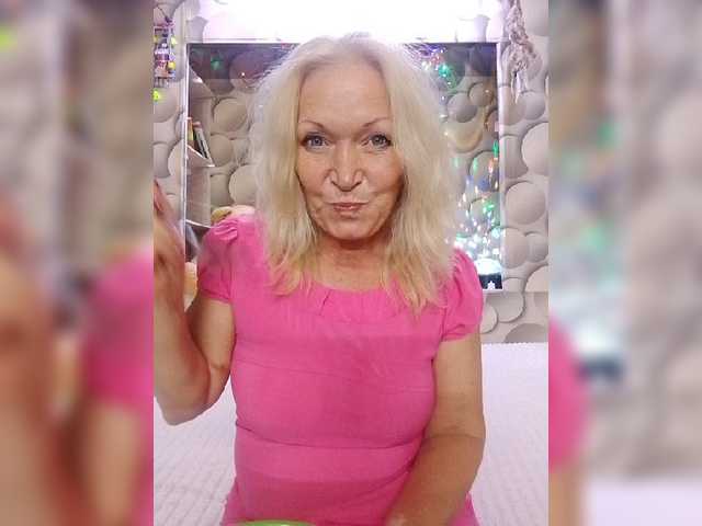 LizSage live webcam show