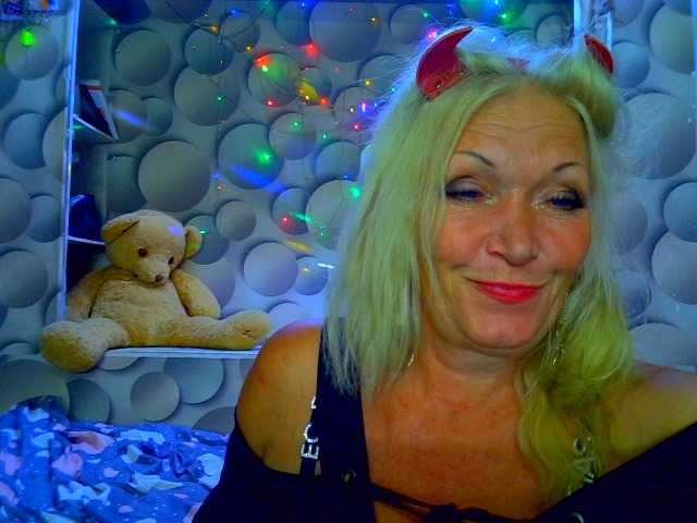 LizSage live cam on BongaCams