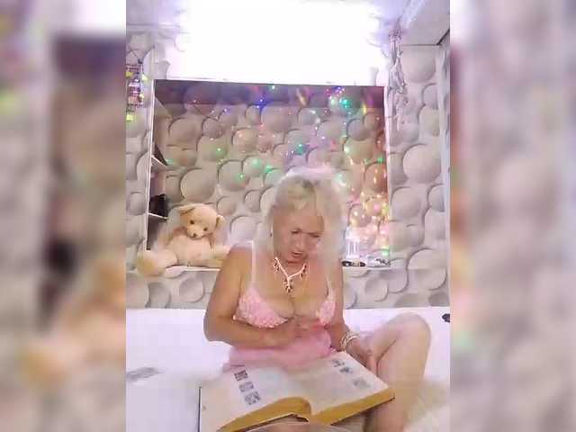 LizSage live cam on BongaCams