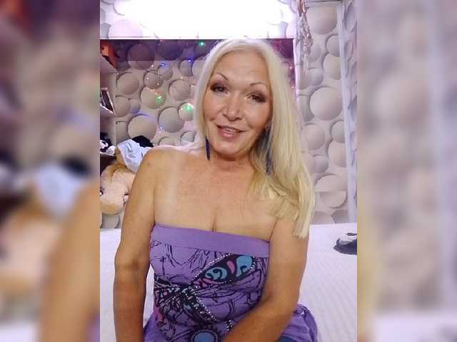 LizSage live cam on BongaCams