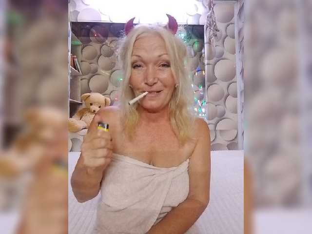 LizSage live webcam show