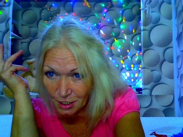 LizSage live cam on BongaCams