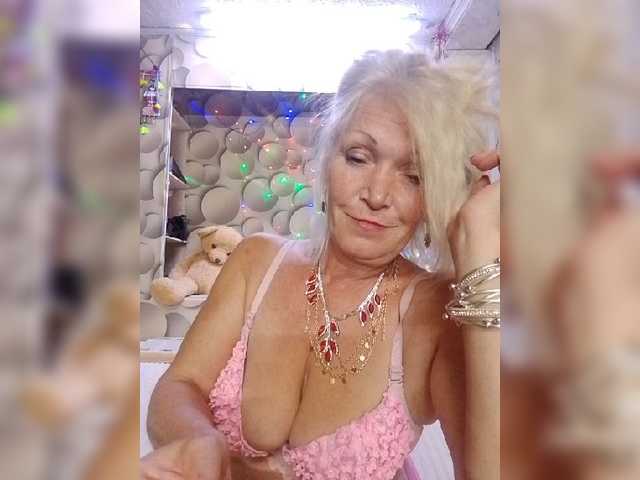 LizSage live cam on BongaCams