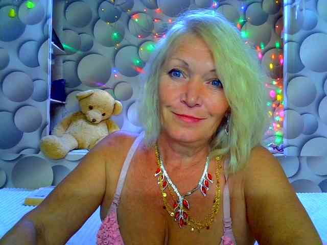 LizSage webcam