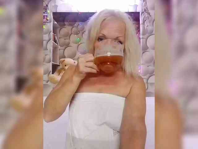 LizSage live female cam on bongacams