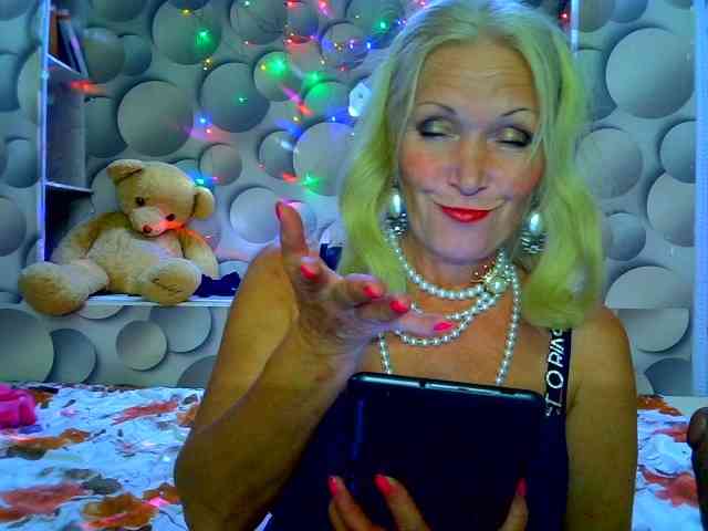 LizSage webcam