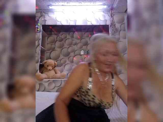 LizSage webcam
