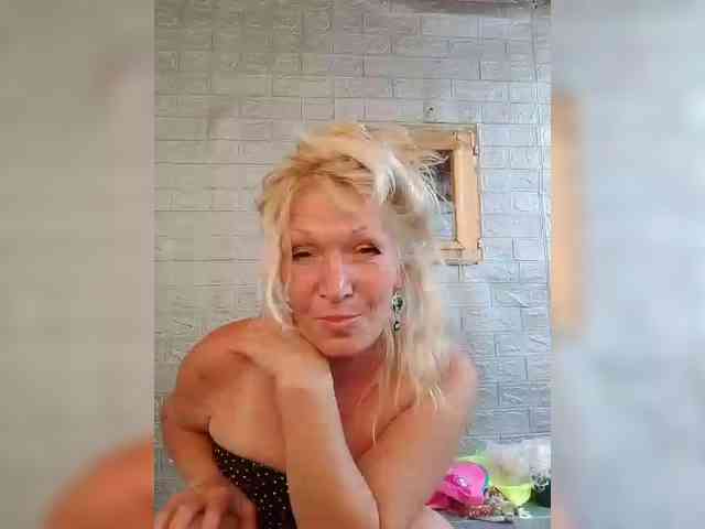 LizSage webcam