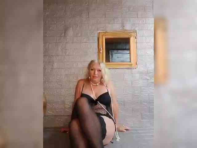 LizSage webcam