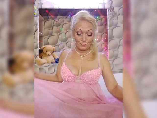 LizSage webcam