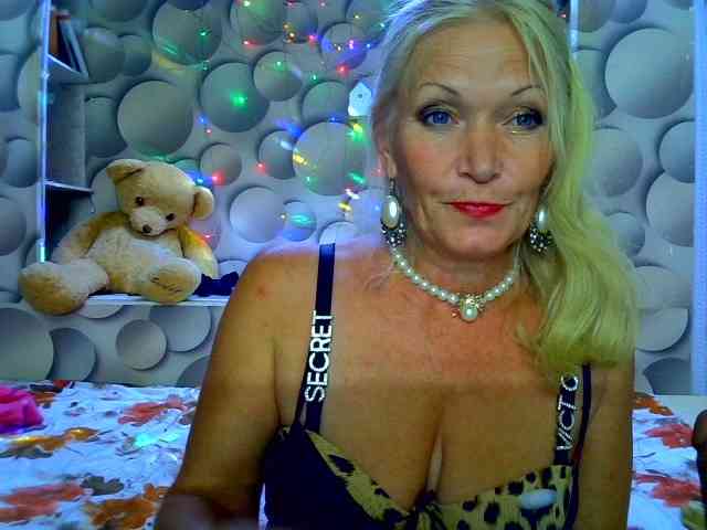 LizSage webcam