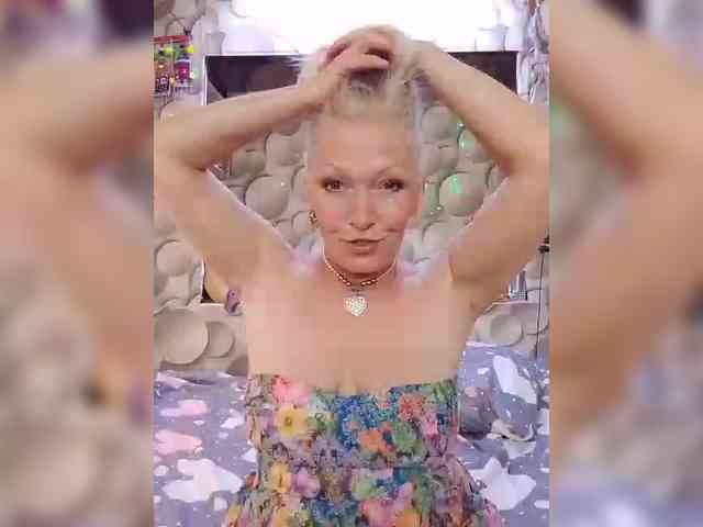 LizSage webcam