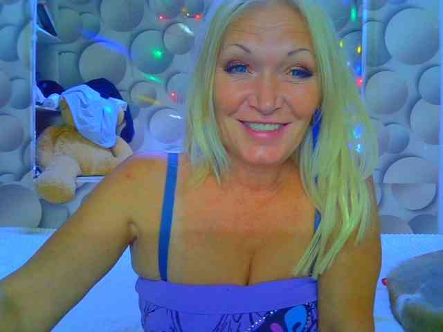 LizSage webcam