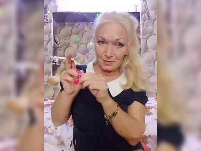 LizSage webcam