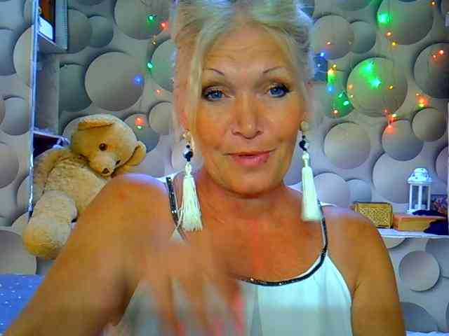 LizSage webcam
