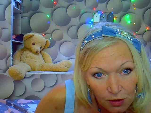 LizSage webcam
