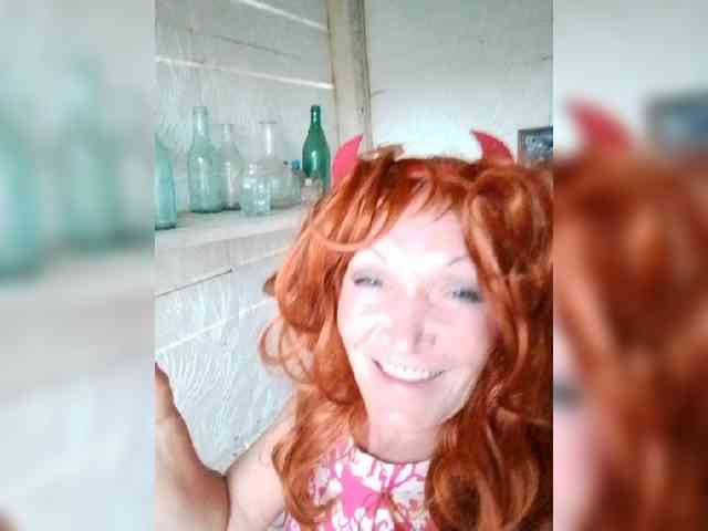 LizSage webcam