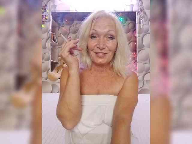 LizSage live female cam on bongacams