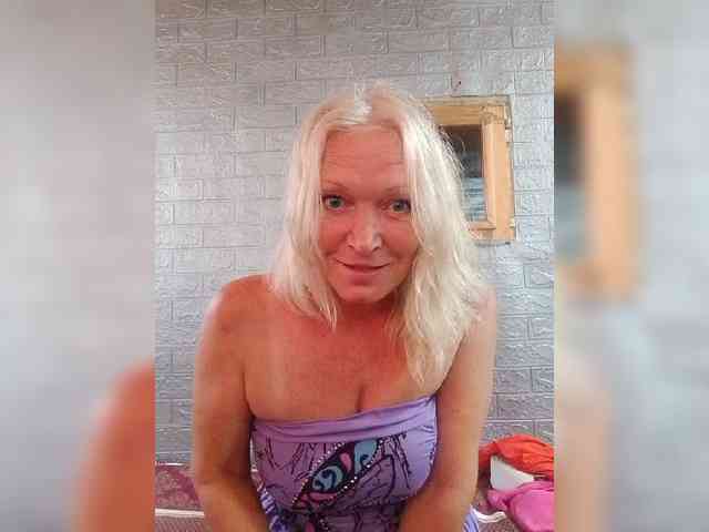 LizSage webcam