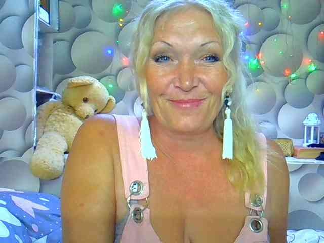 LizSage webcam