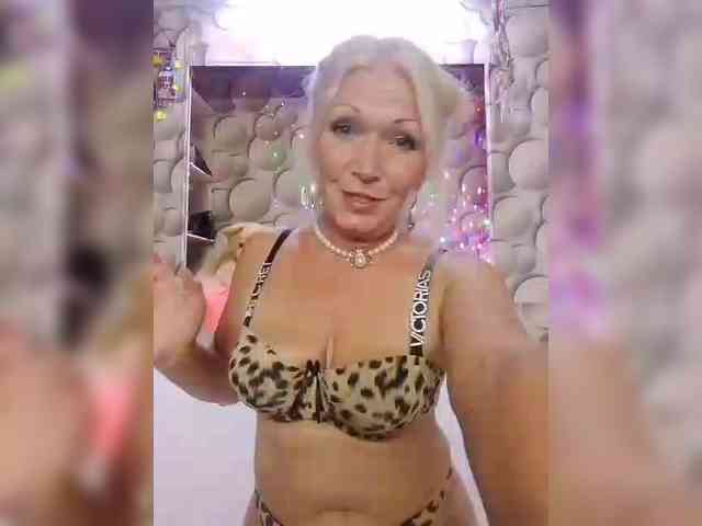 LizSage webcam