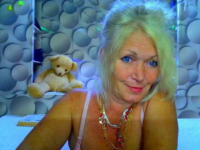 LizSage webcam
