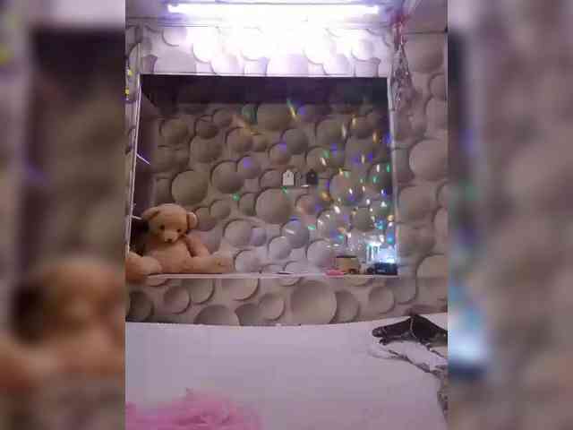 LizSage webcam