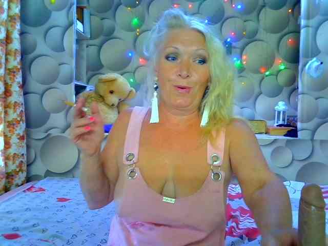LizSage webcam