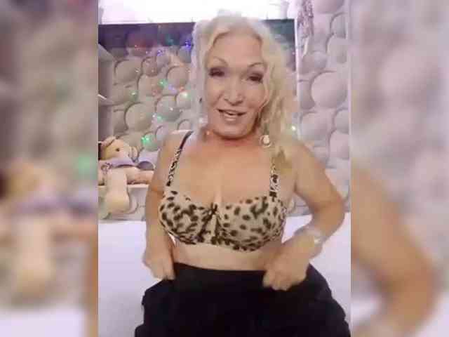 LizSage webcam
