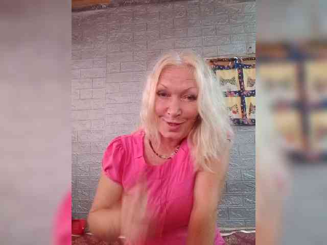 LizSage webcam